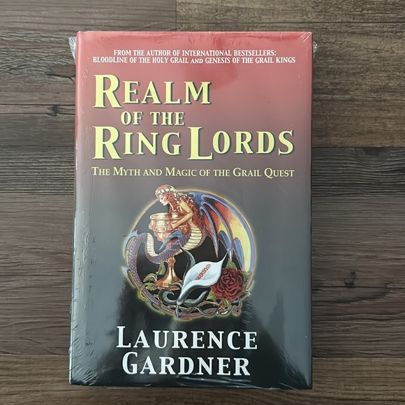 Laurence Gardner Realm of the Ring Lords; the Myth and Magic of the Grail Quest - Picture 2 of 5